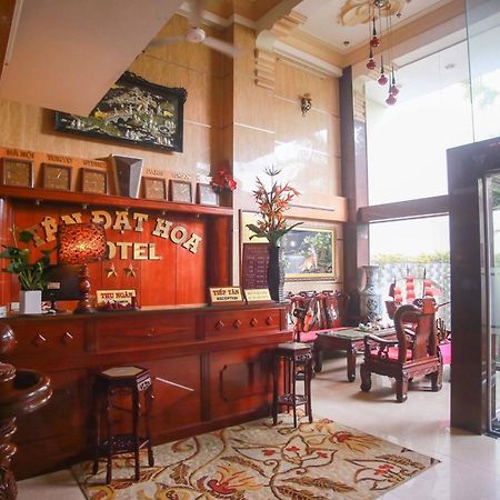 Tan Dat Hoa Hotel & Massage Thành Pho Ho Chí Minh Esterno foto